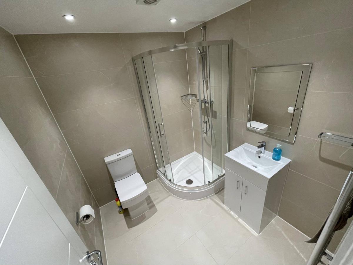 London Dagenham Apartments エクステリア 写真