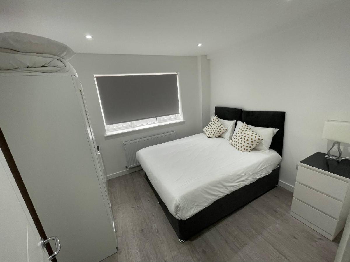 London Dagenham Apartments エクステリア 写真