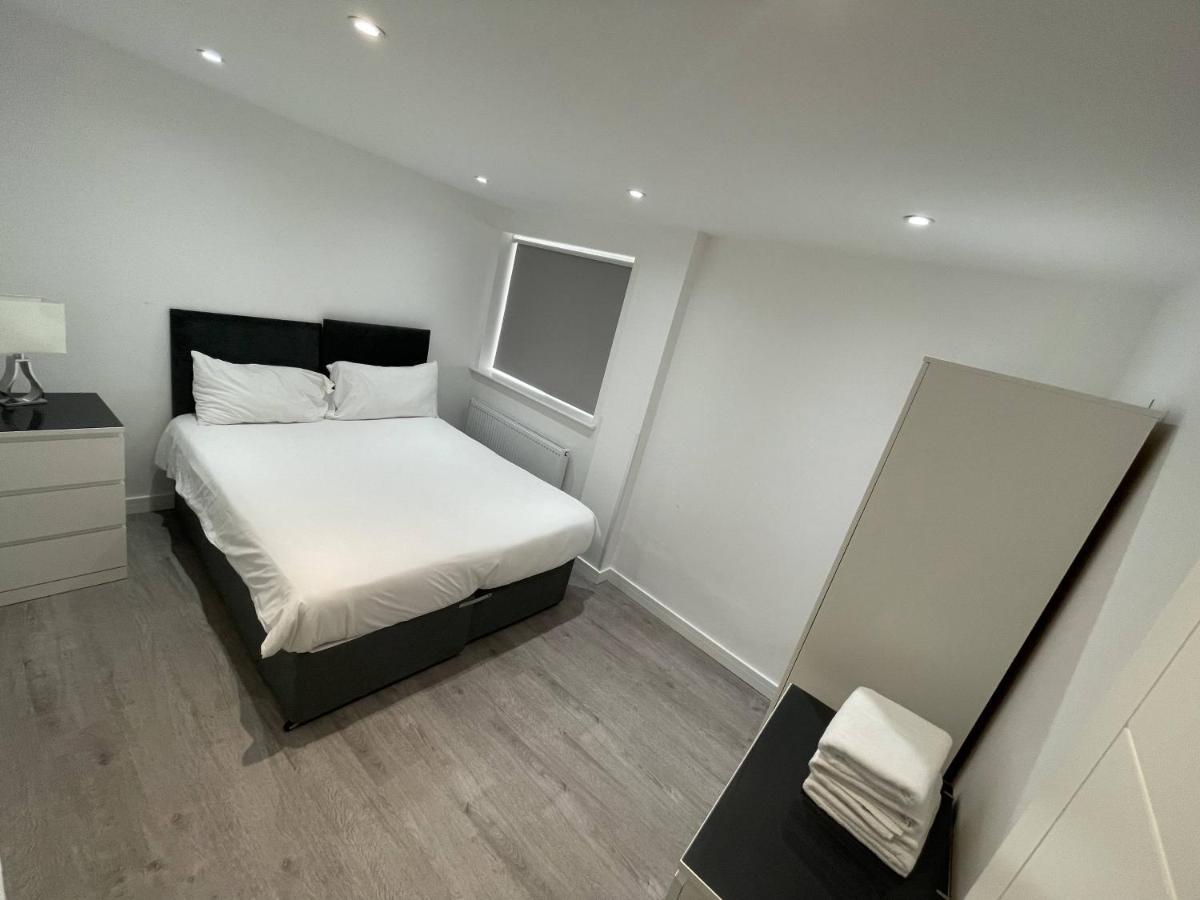 London Dagenham Apartments エクステリア 写真